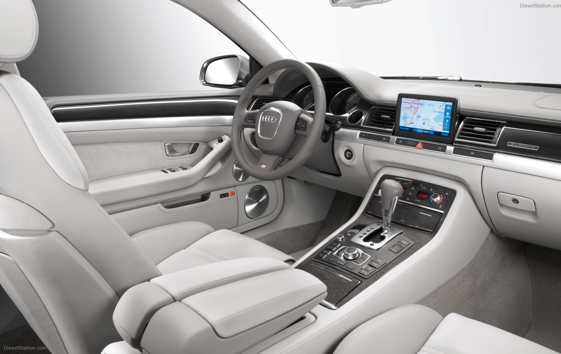 Audi S8 (2005)